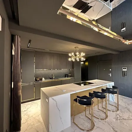 Luxury Penthouse With Big Roof Whirlpool !!! Lägenhet