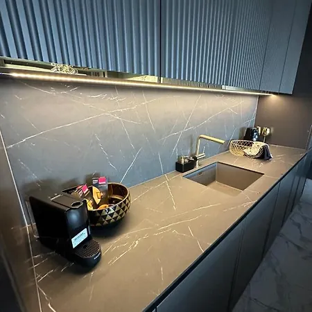 Apartment Luxury Penthouse With Big Roof Whirlpool !!!