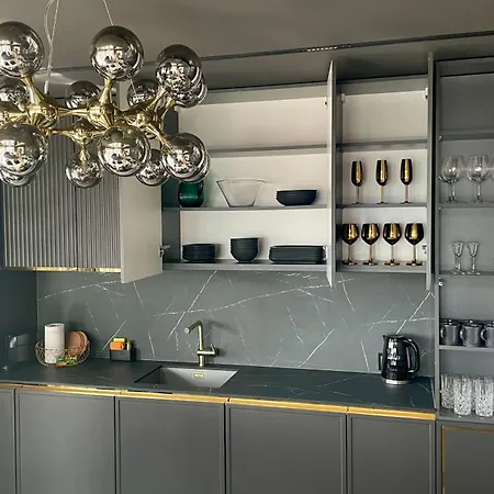 Apartment Luxury Penthouse With Big Roof Whirlpool !!!