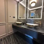Luxury Penthouse With Big Roof Whirlpool !!!